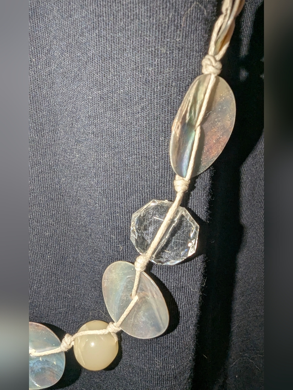 Vintage Avenue Mother of Pearl & Glass Knotted Boho Necklace + FREE GIFT - Picture 4 of 6